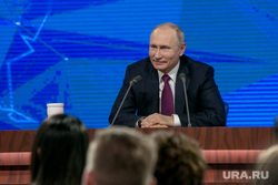 Решение о повышении зарплаты Владимиру Путину могло быть принято и без его ведома