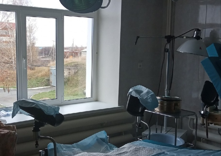 В палате Щучанской районной больницы заменили окно
