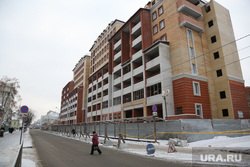 Ограждение одной полосы движения по ул. Ленина. Тюмень , долгострой, улица ленина 32