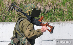Солдаты, армия. Челябинск., пулемет