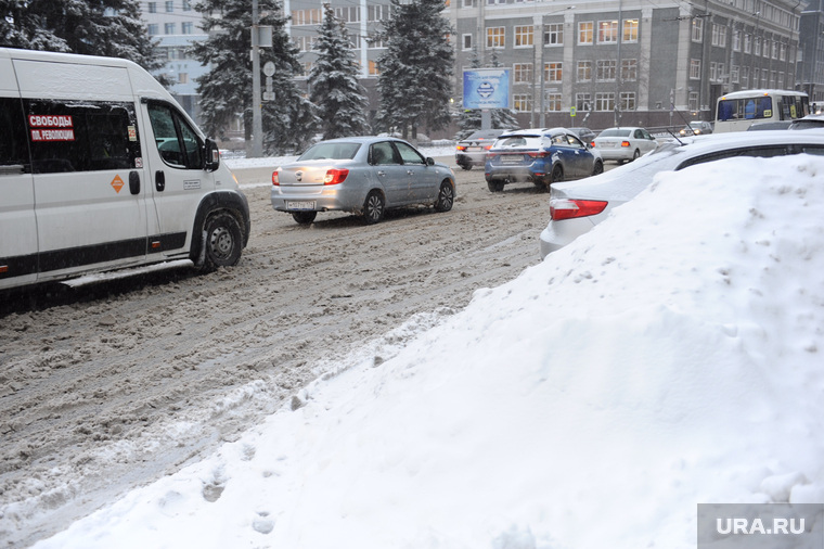 Снегопад в городе. Челябинск