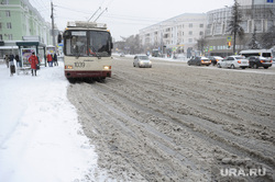 Снегопад в городе. Челябинск, троллейбус, снегопад