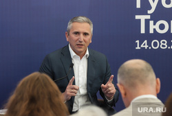 Пресс-конференция губернатора Тюменской области Александра Моора. Тюмень, моор александр, портрет
