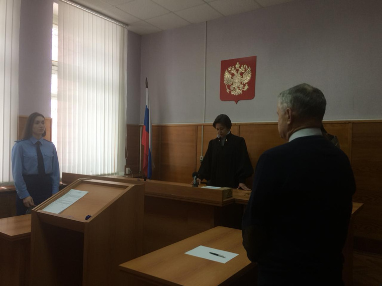 Судья Оксана мамонтова зачитала приговор сбежавшему Владимиру Абраменко и объявила его в розыск