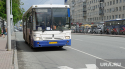 Выделенная полоса для общественного транспорта на улице Карла Либкнехта. Екатеринбург, выделенная полоса, автобус, маршрут13