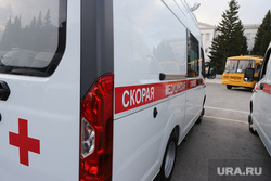 Парад новой техники на центральной площади. Курган, машина скорой помощи, скорая помощь