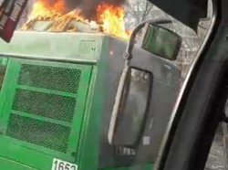 Загоревшийся автобус направлялся в депо, поэтому пассажиров в нем не было