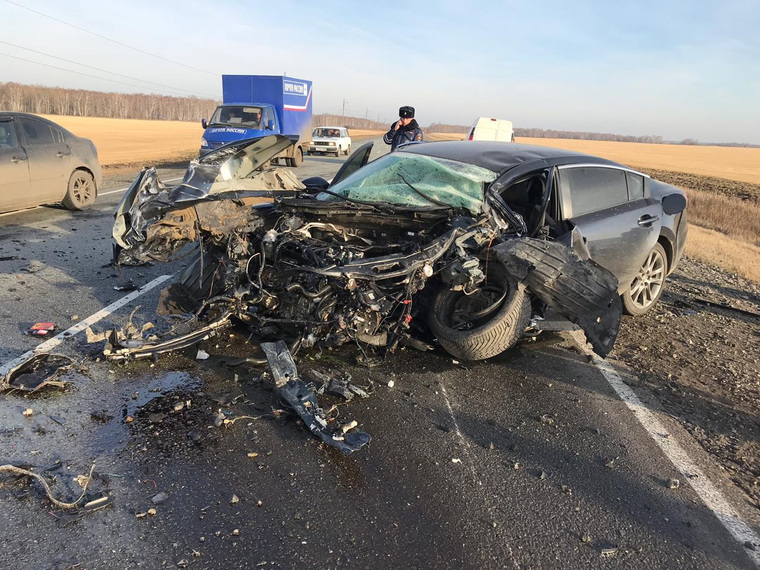В ДТП на трассе «Иртыш» в автомобиле Mazda погиб водитель