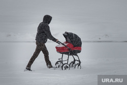 Клипарт. Екатеринбург, зима, коляска детская