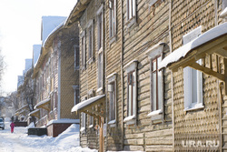 Виды Новоуральска, Свердловская область, старый дом, жилой дом, барак, аварийное жилье, ветхое жилье, чешуйчатый дом