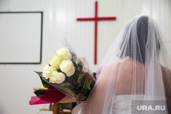 Свадьба и венчание семьи Крюковых, бывших бездомных. Сургут, крест, брак, невеста, венчание