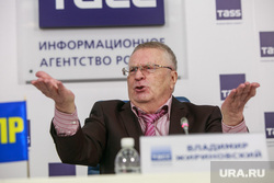 Пресс-конференция ЛДПР в ТАСС. Москва, портрет, жириновский владимир, жест рукой
