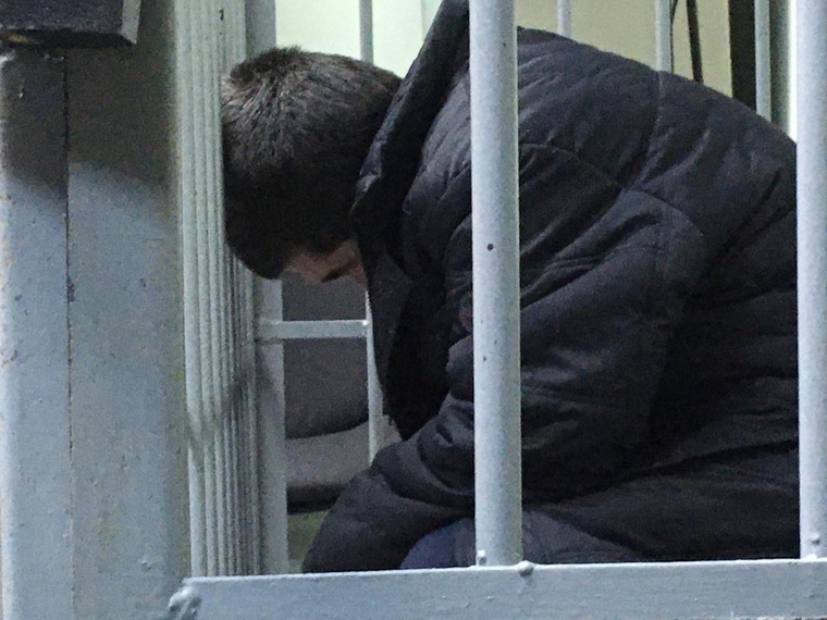 Марат Ахметвалиев сидел в зале Ленинского суда с опущенной головой