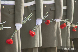 Празднование Дня Победы в ВОВ в Салехарде, минута молчания, траур, возложение цветов, день победы, 9 мая