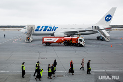 Первый полёт самолета «Виктор Черномырдин» (Boeing-767) авиакомпании Utair из аэропорта Сургут , utair, экипаж, заправка самолета, ютэир, боинг 767, ютейр