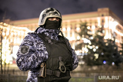 Лубянская площадь после проишествия со стрельбой у здания ФСБ России. Москва, бронежилет, балаклава, спецподразделение, место проишествия, полиция, лубянская площадь, росгвардия, полицейское оцепление