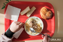 Столовая в промышленном техникуме. Курган, столовая, булочка, еда, школьная столовая, питание, школьное питание