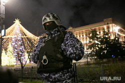 Лубянская площадь после проишествия со стрельбой у здания ФСБ России. Москва, бронежилет, балаклава, спецподразделение, место проишествия, полиция, лубянская площадь, росгвардия, полицейское оцепление