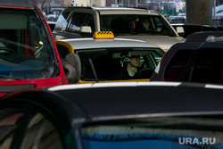 Пробки в городе. Москва, машины, пробка, такси, шашка, трафик, автомобили, автотранспорт