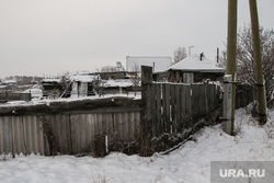 Разное. Курган, деревянный дом, зима, деревня, село, забор, окраина города, частный сектор