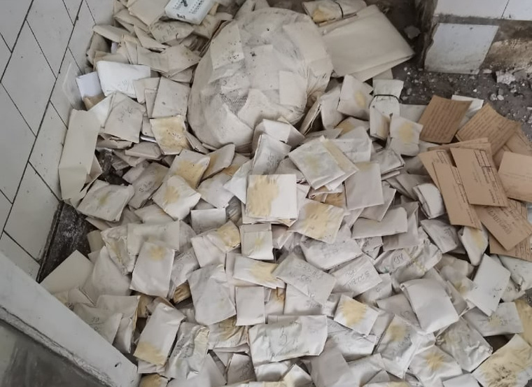 Березниковцев возмутило, что опасные медицинские отходы в здании бывшего морга, не утилизированы