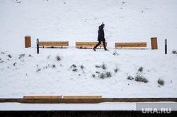 Снегопад в Екатеринбурге, снег, набережная, зима, прохожий, снегопад, стрелка бюро