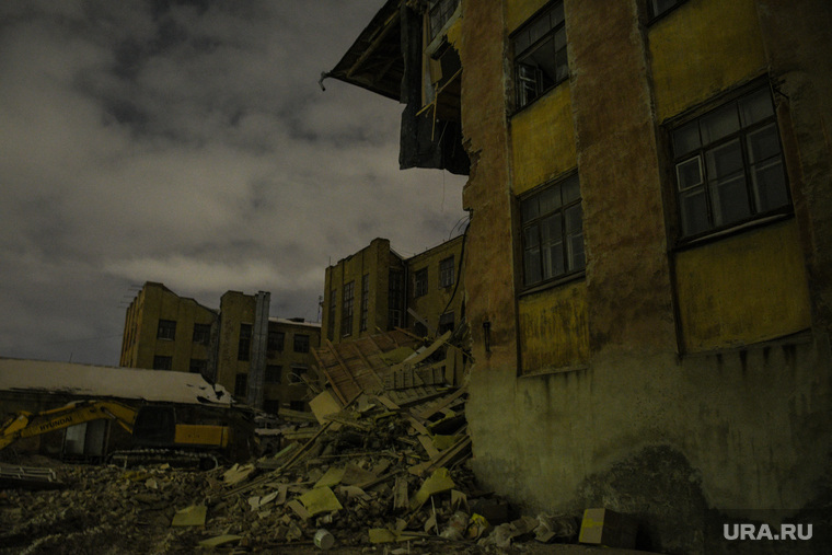 Снос здания на Нагорной, 12. Екатеринбург