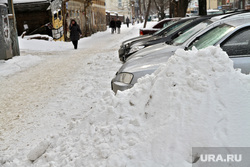 Снег на улицах (опять). Екатеринбург, сугробы в городе