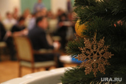 Итоговая пресс-конференция Куйвашева. Екатеринбург, елка, снежинка, украшение, новый год