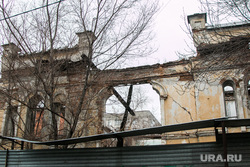 Рухнувшее нежилое здание (памятник архитектуры) по улице Советская 131. Курган, памятник архитектуры, развалины