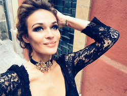 Водонаева запустила в Instagram* опрос о материнском капитале