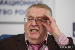 Пресс-конференция ЛДПР в ТАСС. Москва, портрет, жириновский владимир, поправляет очки