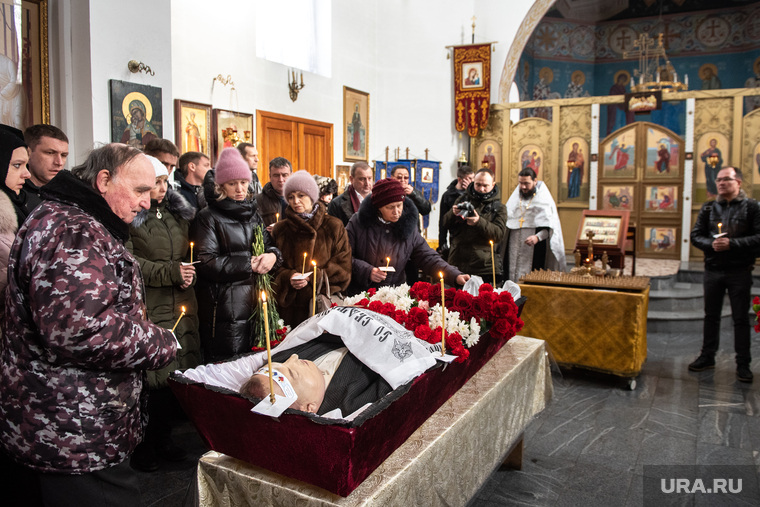 Прощание с бывшим депутатом Свердловской областной думы Константином Карякиным на Лесном кладбище. Екатеринбург
