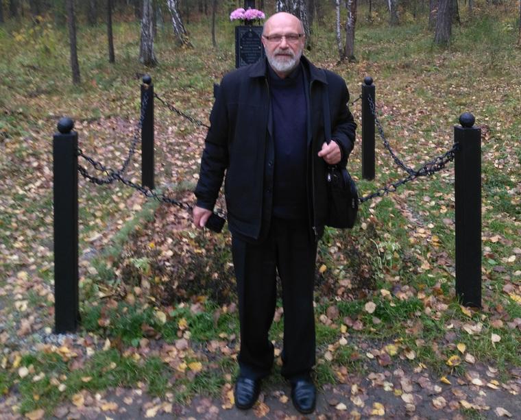 Владимир Соловьев в Поросенковом Логу — на месте обнаружения останков членов царской семьи