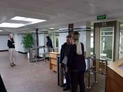 Правда для этого нужно прийти на работу с температурой