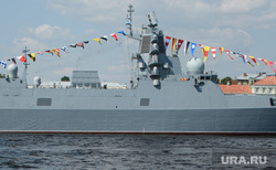 Виды Санкт-Петербурга. Санкт-Петербург, военный корабль, туристы, экскурсия, прогулочный катер, корабль адмирал флота касатонов, петербург