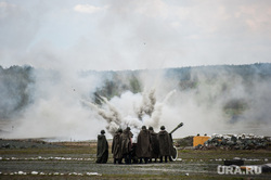 День танкиста на полигоне "Старатель". Свердловская область, Нижний Тагил , дым, поле боя, военные, реконструкция боя, взрыв