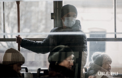 Ситуация в Екатеринбурге в связи объявленной в мире пандемии коронавируса, медицинские маски, прохожие, люди в масках, вирус, екатеринбург , виды екатеринбурга, экология, коронавирус, защитные маски, пандемия