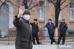 Город во время полной самоизоляции. Курган , маска, медицинская маска, масочный режим, наряд полиции