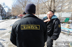 Противостояние жителей дома на Каслинской 17, защищающих детскую площадку, и застройщика. Челябинск, охрана, чоп витязь