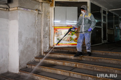 Санитарная обработка подземного пешеходного перехода. Челябинск, пешеходный переход, подземный переход, эпидемия, санитарная обработка