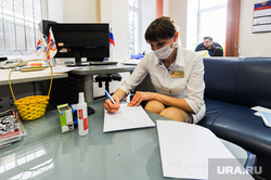 Тест на коронавирус у журналистов контактных с условно зараженным. Челябинск, медсестра, медик, эпидемия