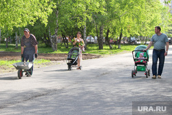 Городской сад Курган, городской сад, коляски с детьми