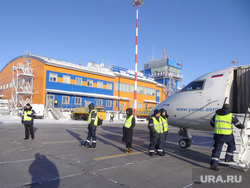Комиссия ЦИК в Сабетте. Сабетта, bombardier, аэропорт сабетта, crj 300, сотрудники аэропорт