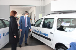 Медиков возят на вызовы на новых автомобилях