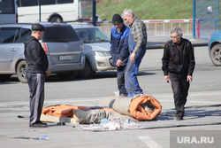 Жители города во время режима самоизоляции. Курган. , палатка, сбор палатки мчс
