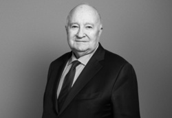 Глава совета директоров компании Валерий Грайфер скончался на 91-м году жизни
