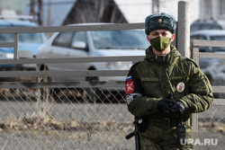 Репетиция прохода военной техники на улице 2-я Новосибирская. Екатеринбург, военные, военная полиция, военный в маске