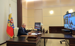 Президент России провел совещание по вопросам развития ТЭК