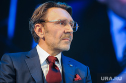 Сергей Шнуров, лидер группировки «Ленинград» и член возглавляемой бизнес-омбудсменом РФ Борисом Титовым «Партии роста», на встрече с партийцами. Челябинск, шнуров сергей
